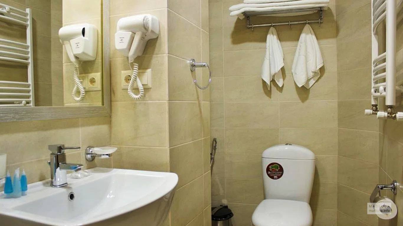 Туалет в Hotel 4U Тбилиси
