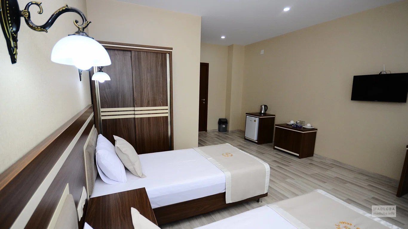 The interior of the hotel room 752
