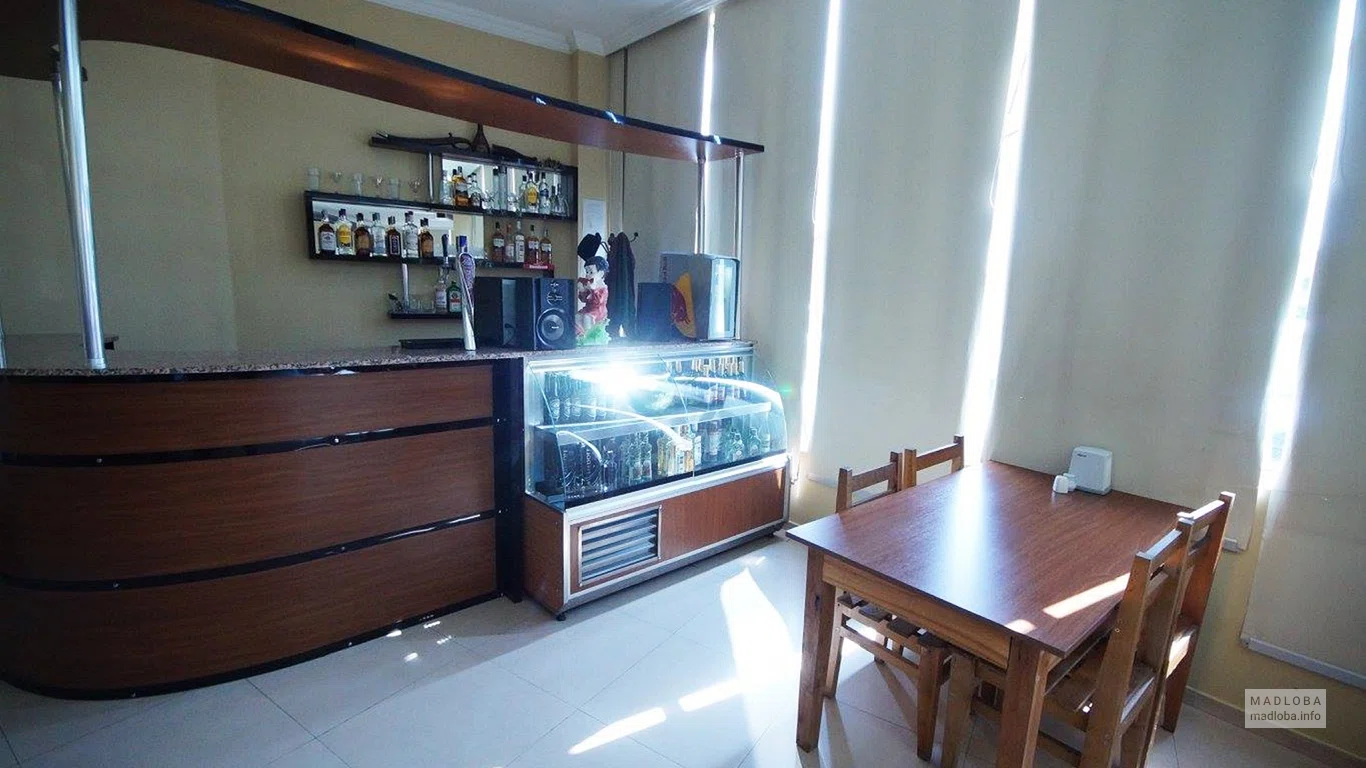 The interior of the hotel room 752