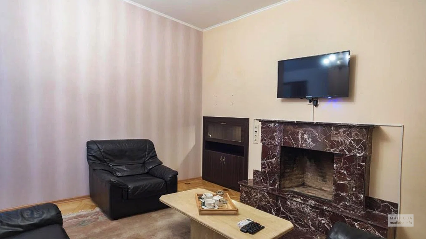 Камин в номере Hotel 9 Rooms Тбилиси