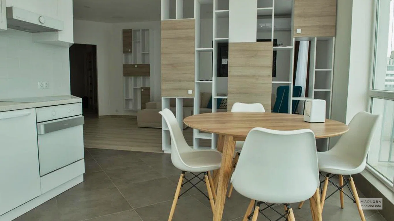Столовая в номере Hotel Arleville