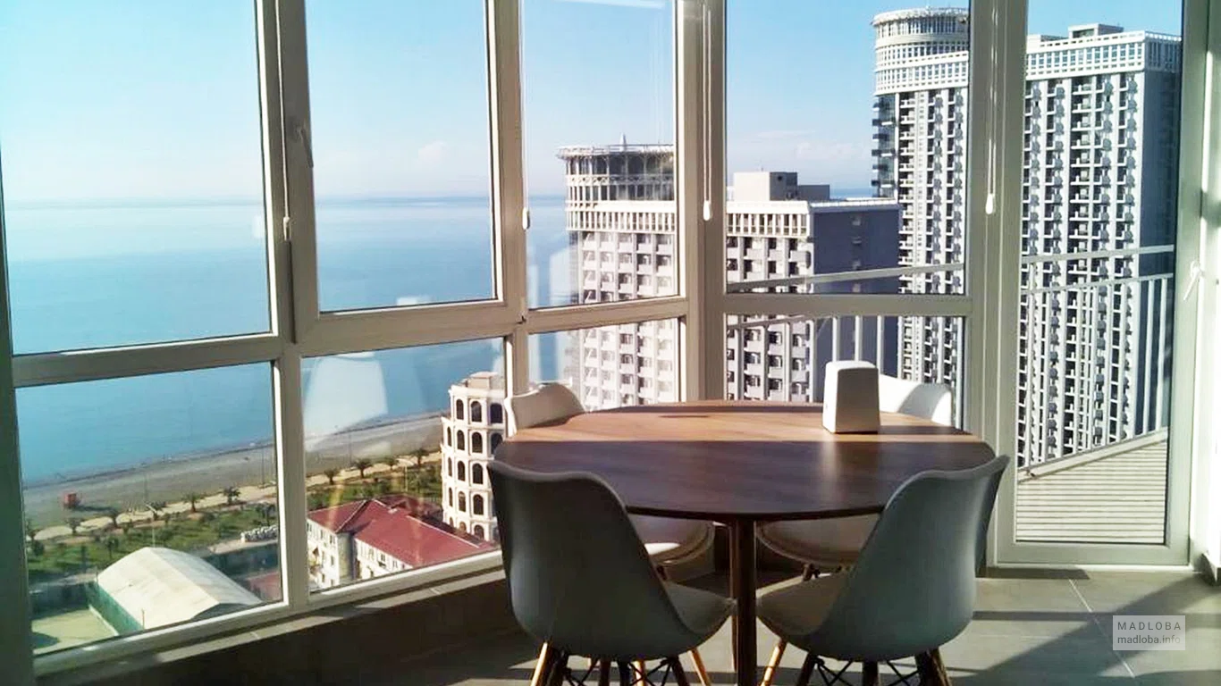 Вид на город из номера Hotel Arleville