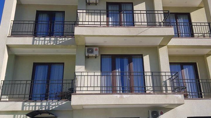 Hotel Gold line