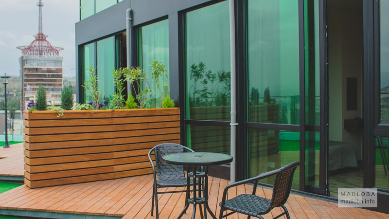 Уличный столик в Hotel Grand View in Tbilisi