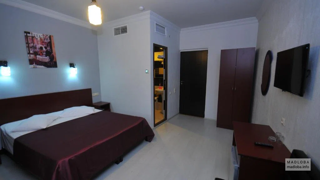 Iberia Hotel room-ის ინტერიერი
