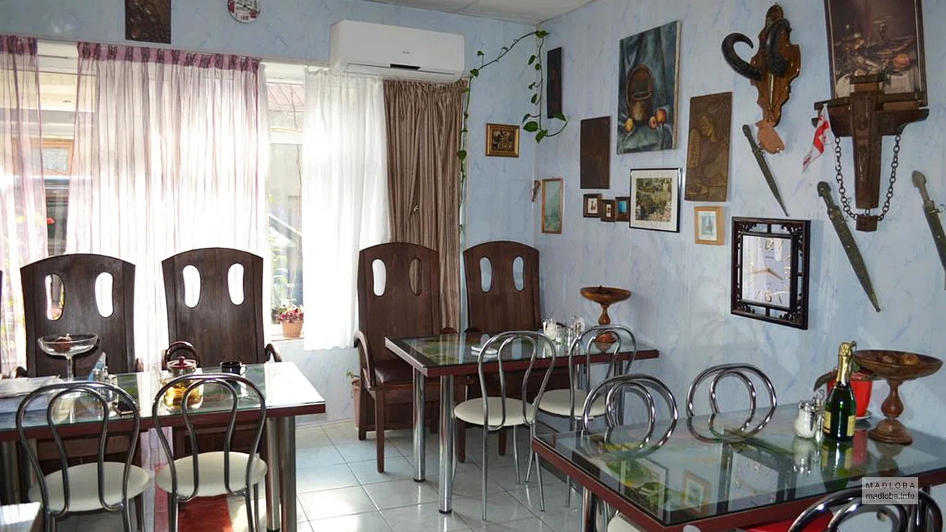 Кафе в Hotel Isaka