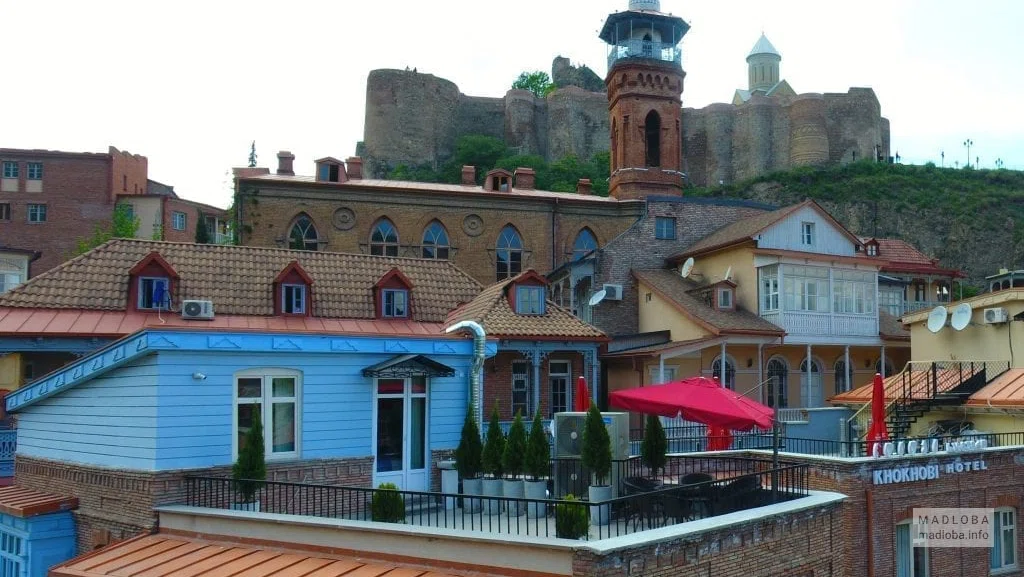 Веранда на крыше гостиницы Хохоби