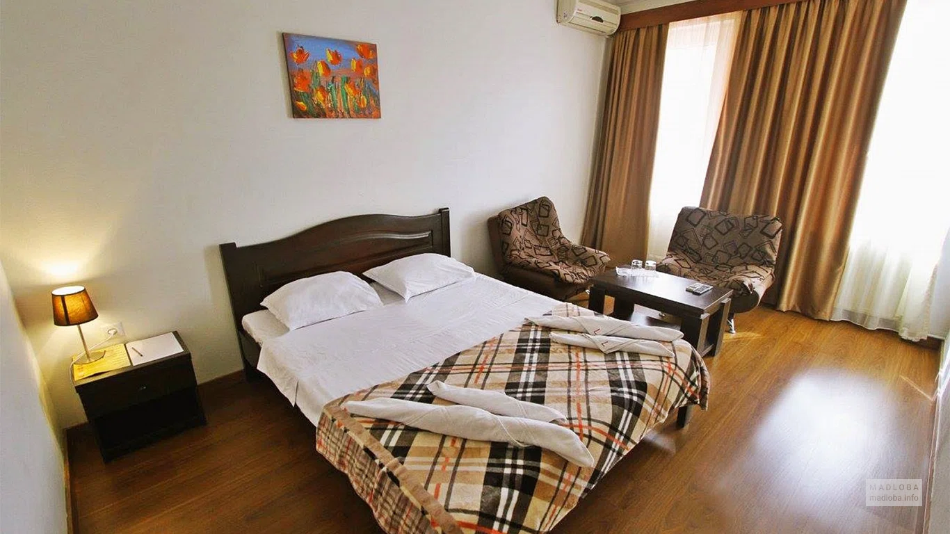 Номер в Hotel Lux в Тбилиси