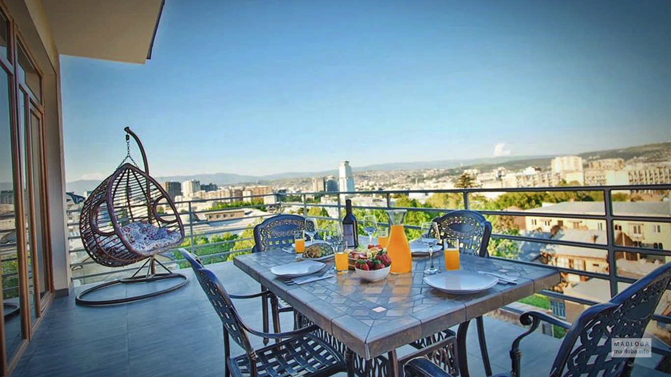 Вид с балкона отеля в Hotel Orion Old Town