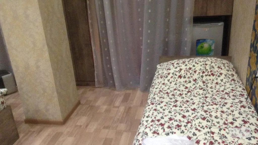 Кровать в Hotel Tourist Tbilisi