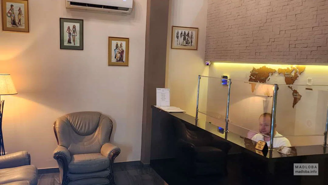 Ресепшен в Hotel Aristocrat Batumi