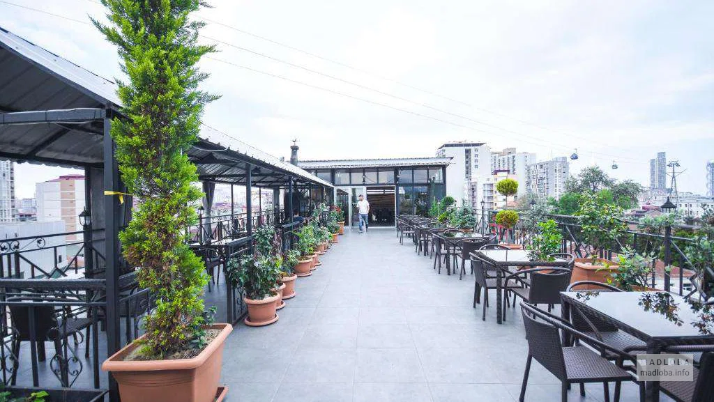 Уличная терраса в Hotel JM S