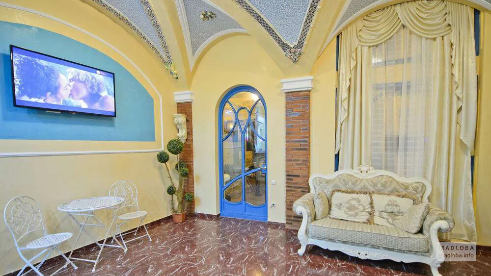 Интерьер фойе в Hotel Old Town