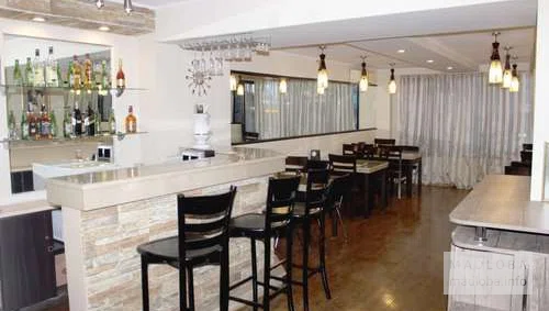 Барная стойка в I.A.R. Hotel Batumi