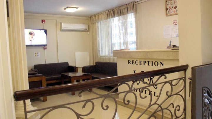 I.A.R. Hotel Batumi 3*
