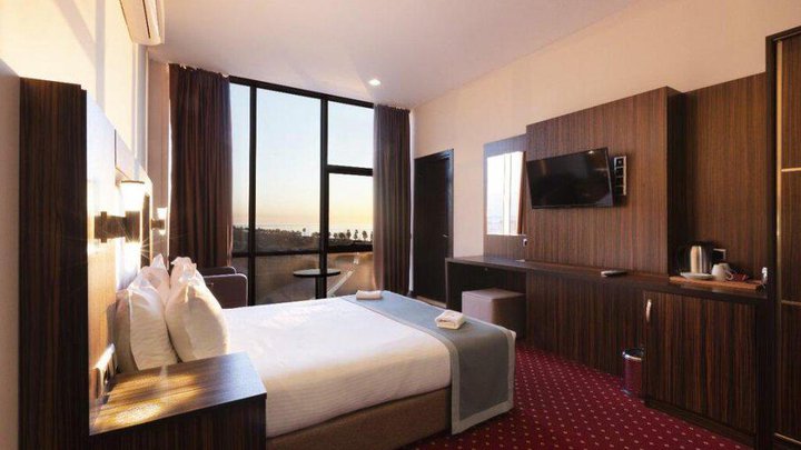 I.A.R. Hotel Batumi 3*