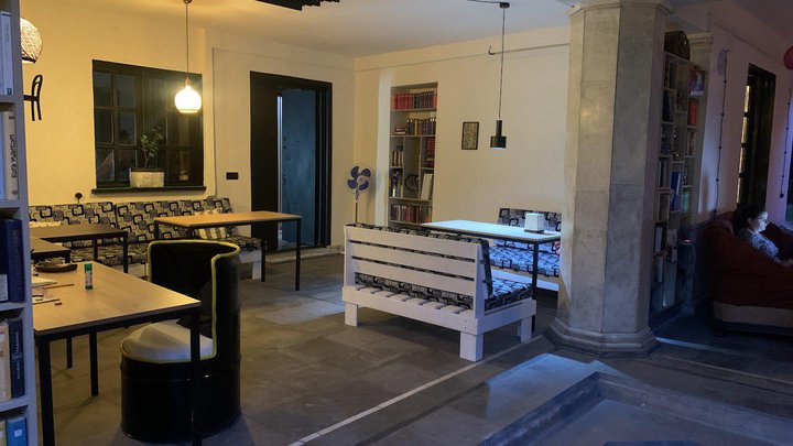 Library Lounge in Vake
