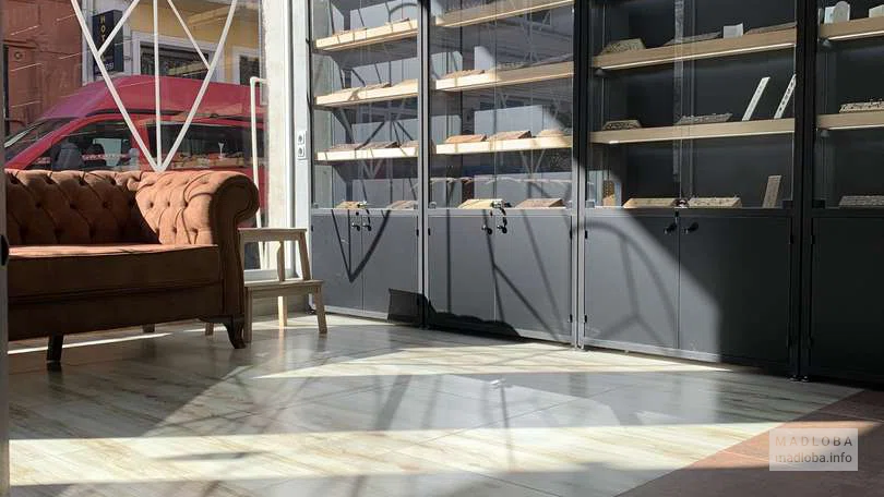интерьер INCUB piercing house