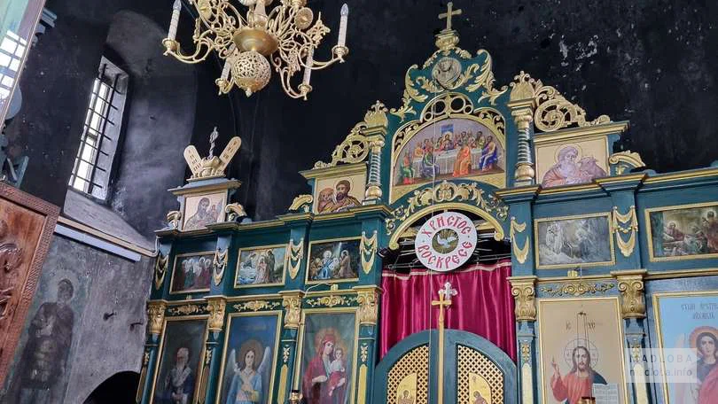 Алтарь в Илорской церкви Святого Георгия