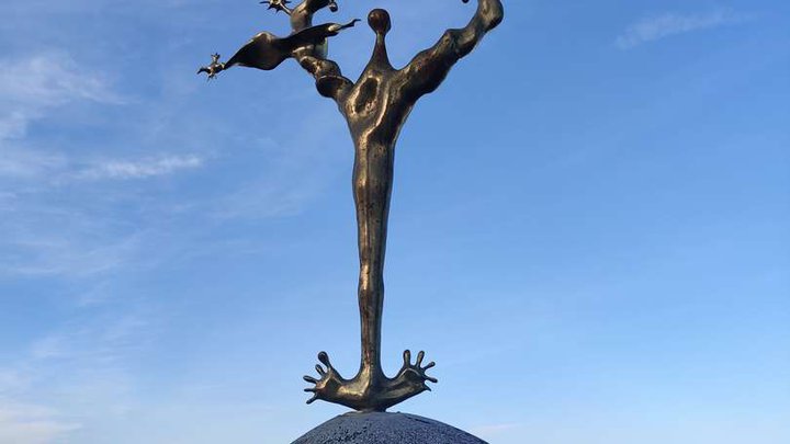 Sculpture "Explorer"