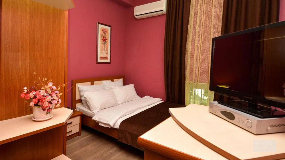 The interior of the Istanbul Hotel room