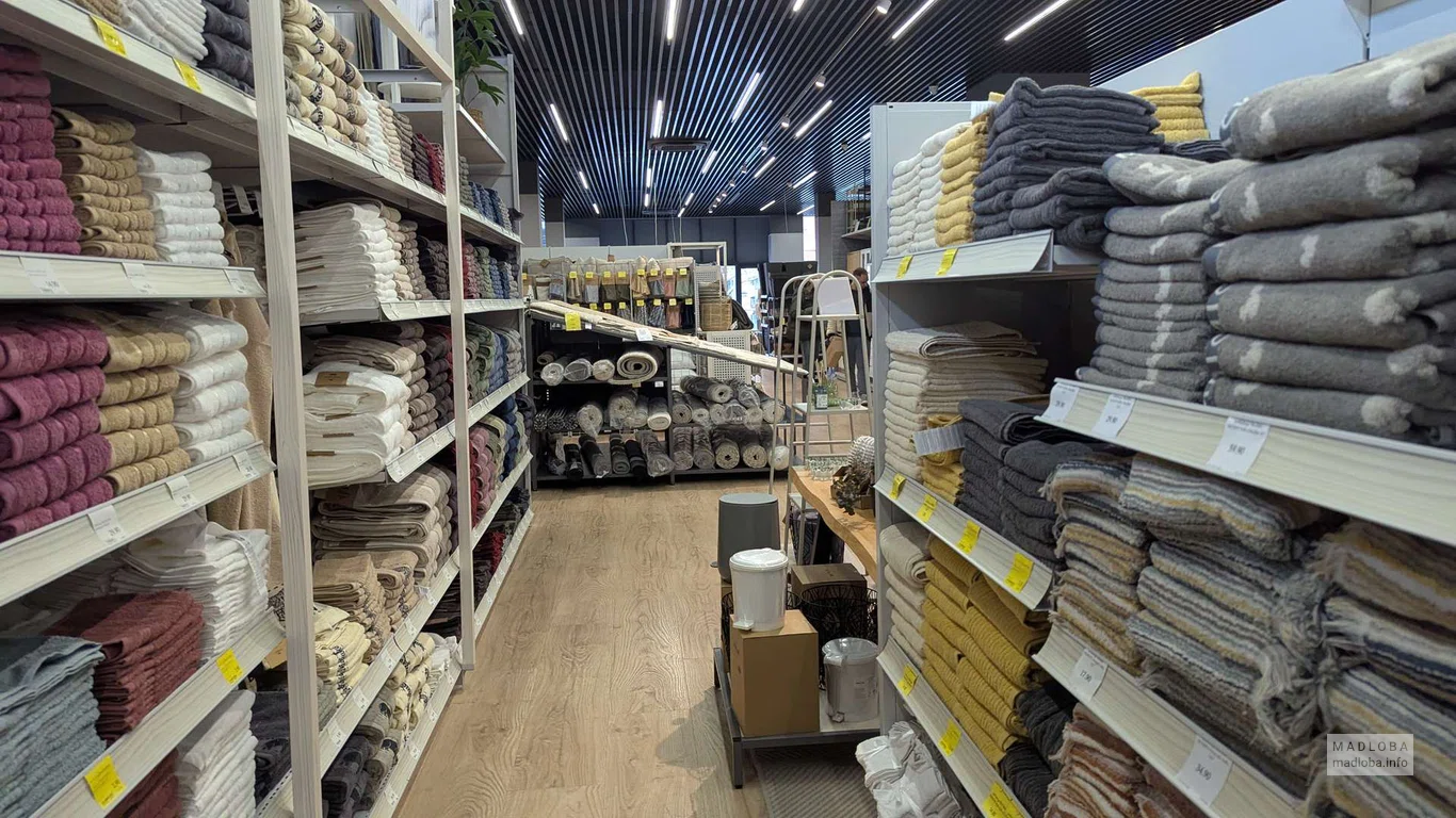 текстиль в магазине мебели JYSK