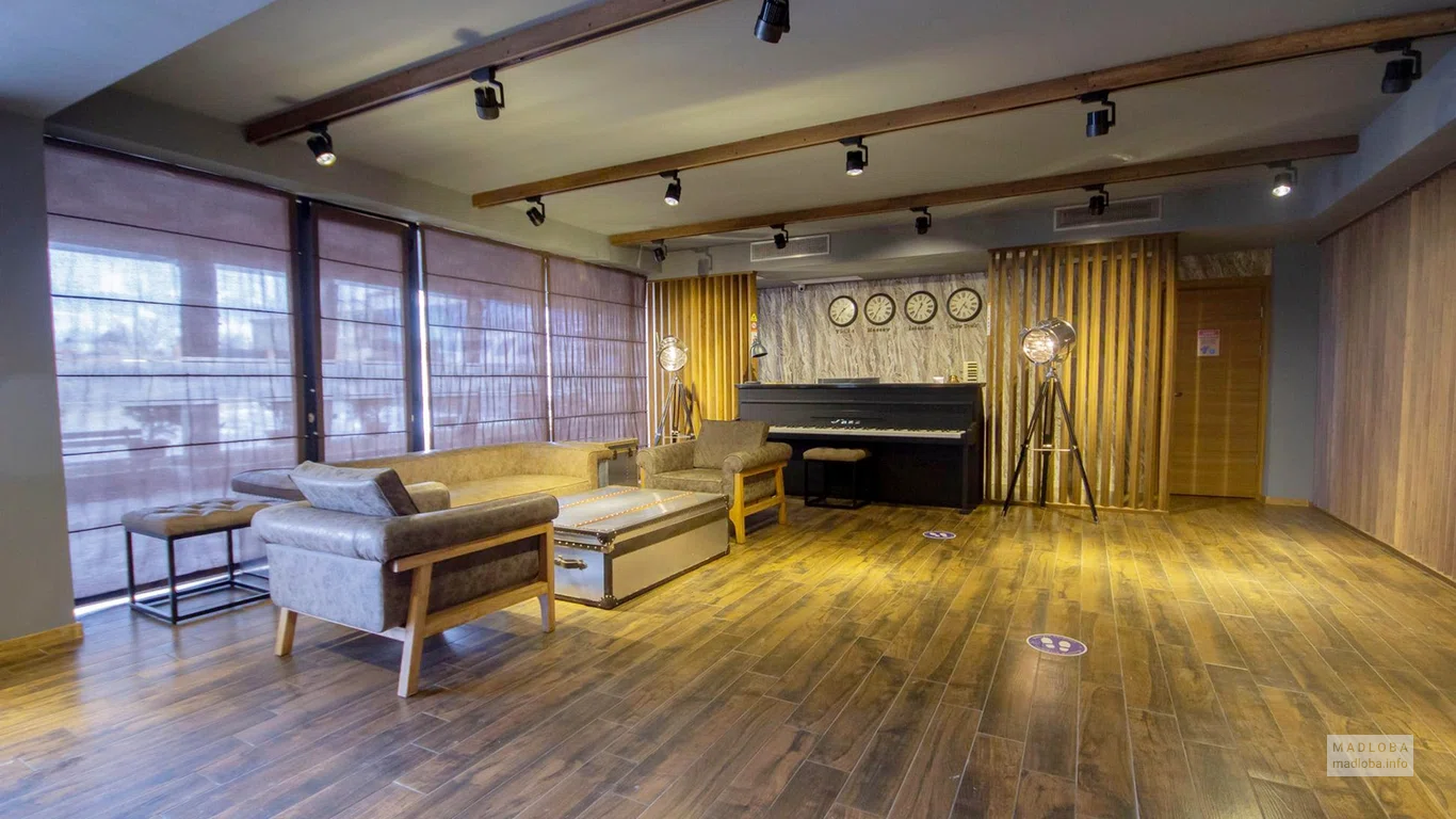 Зона отдыха в номере Jazz Hotel