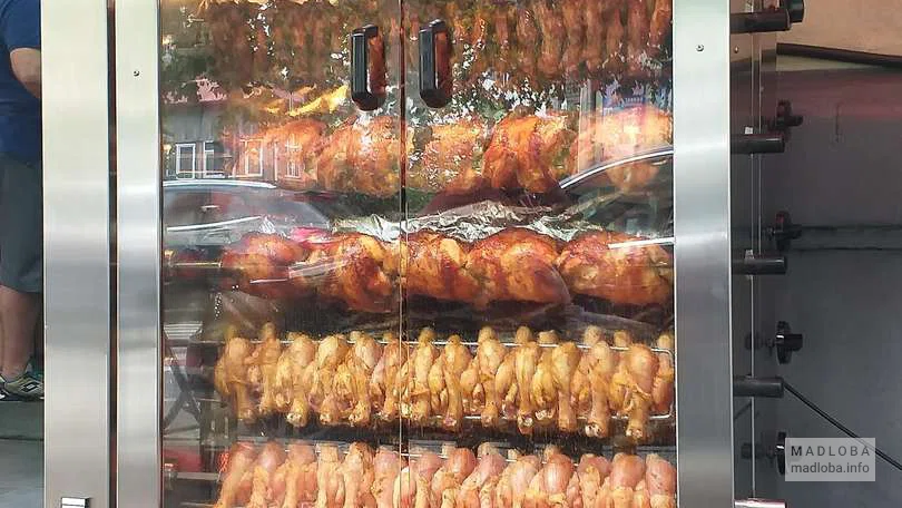 Духовой шкаф гриль в кафе