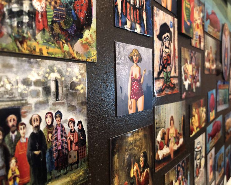 картины в художественной галерее MiniArt Cafe&Gallery