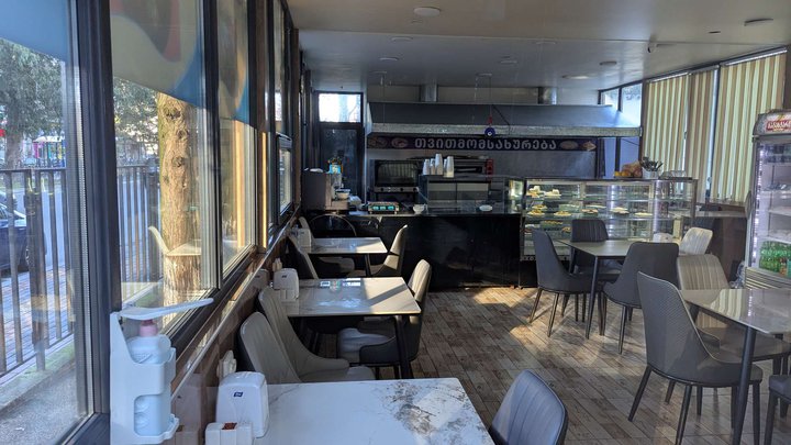 Cafe near the hospital (Bagrationi 133)
