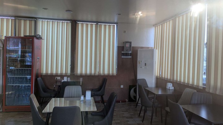Cafe near the hospital (Bagrationi 133)