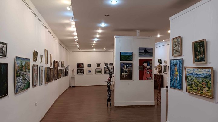 🎨 Varla Art Gallery – a space where art comes to life