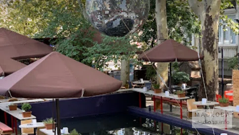 Зона отдыха в Kikodze Bar
