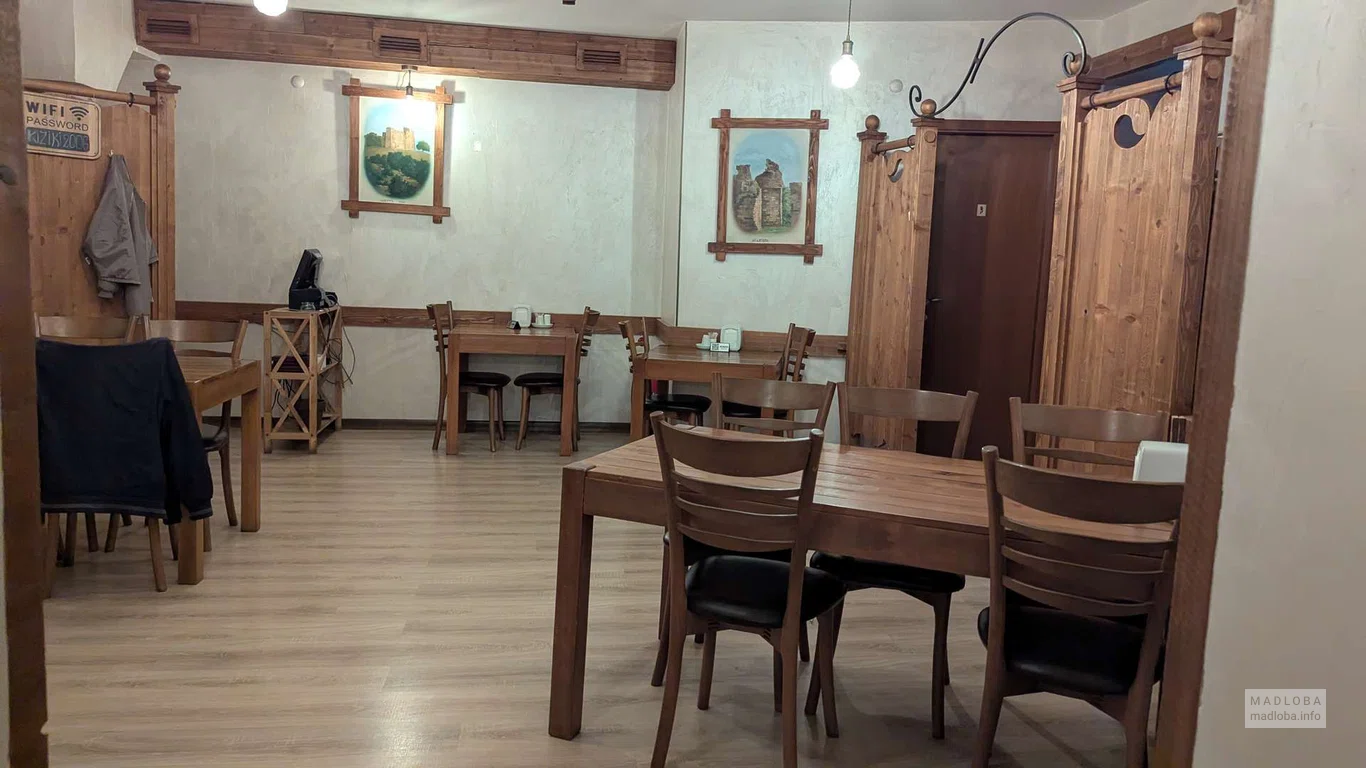 Столики в ресторане Кизики