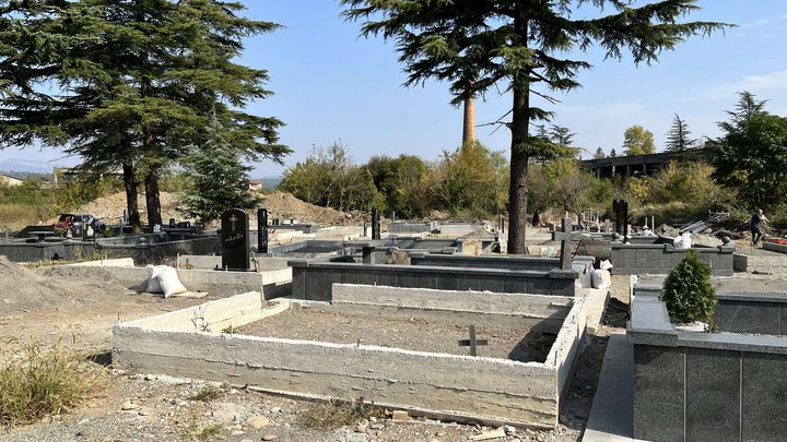Cemetery (Chavchavadze Ave.)