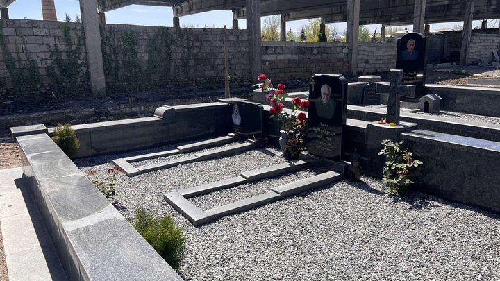 Cemetery (Chavchavadze Ave.)