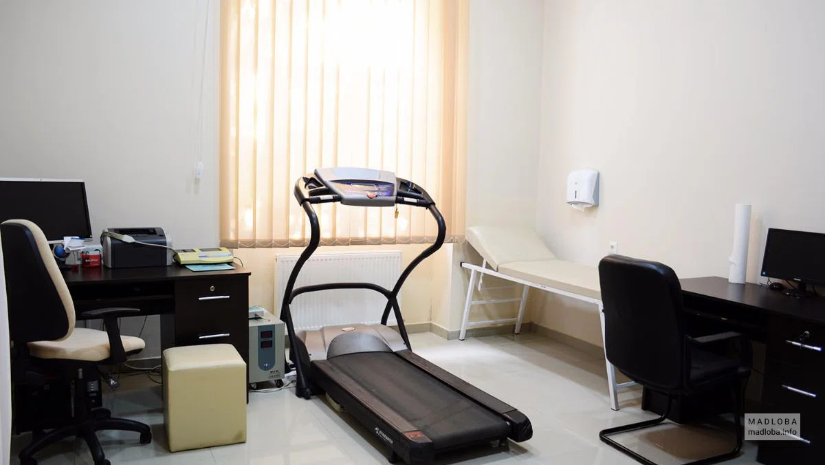 Беговая дорожка в Aladashvili Clinic в Тбилиси