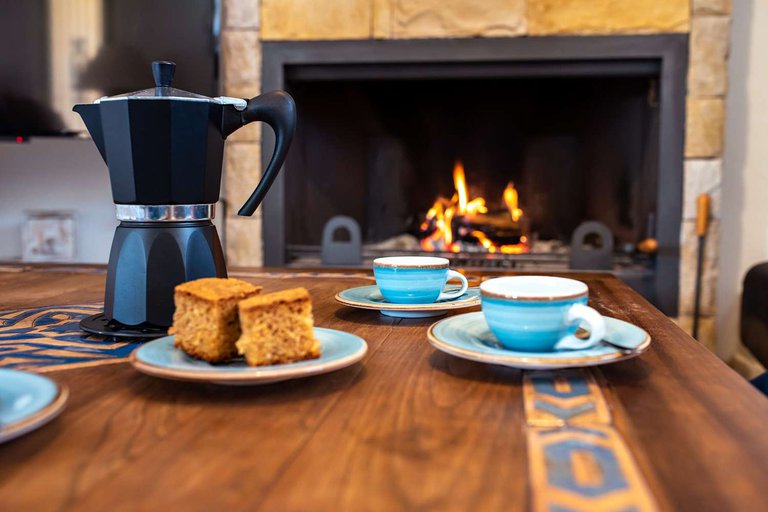 ☕8 cozy coffee shops in Batumi with fireplaces and Wi-Fi 2025 — escaping the torrent of deadlines! 🌧️💻