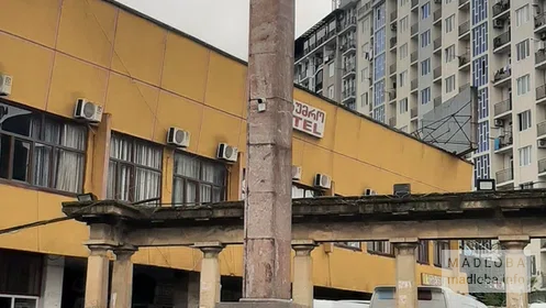 Колоннада Серп и молот