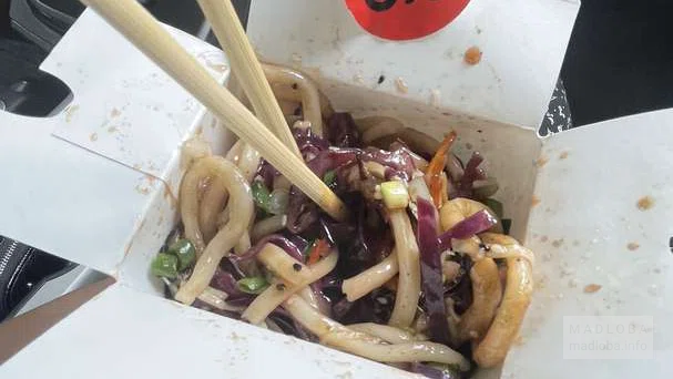 Китайская лапша WOK в меню ресторана