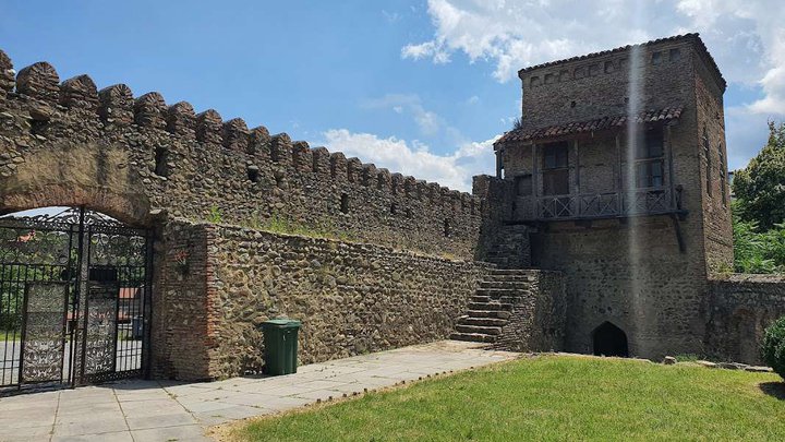 Palace of King Irakli II (Batonis-tsikhe)