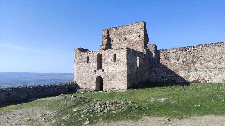 Manavi Fortress