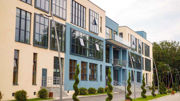 Kutaisi International University (KIU)