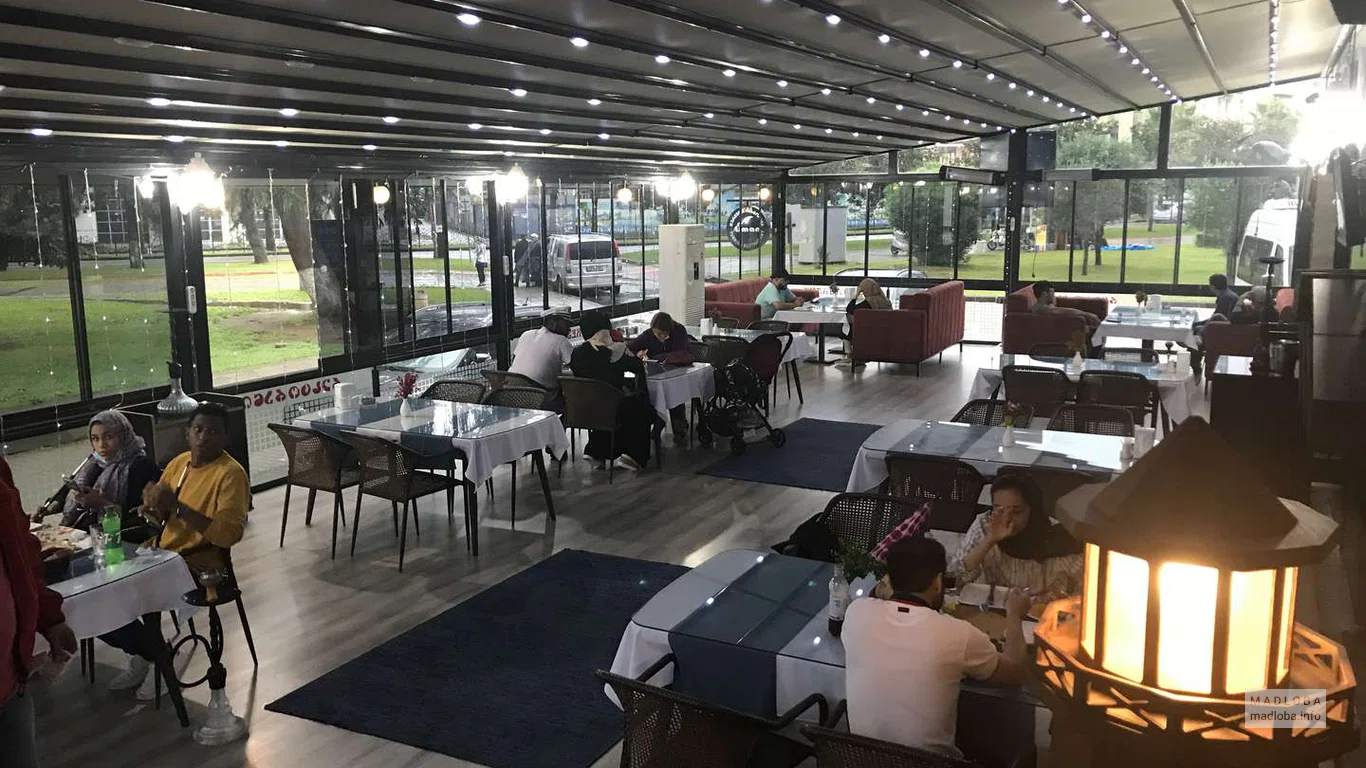 Столики в зале LİMAN Restaurant halal Turkısh