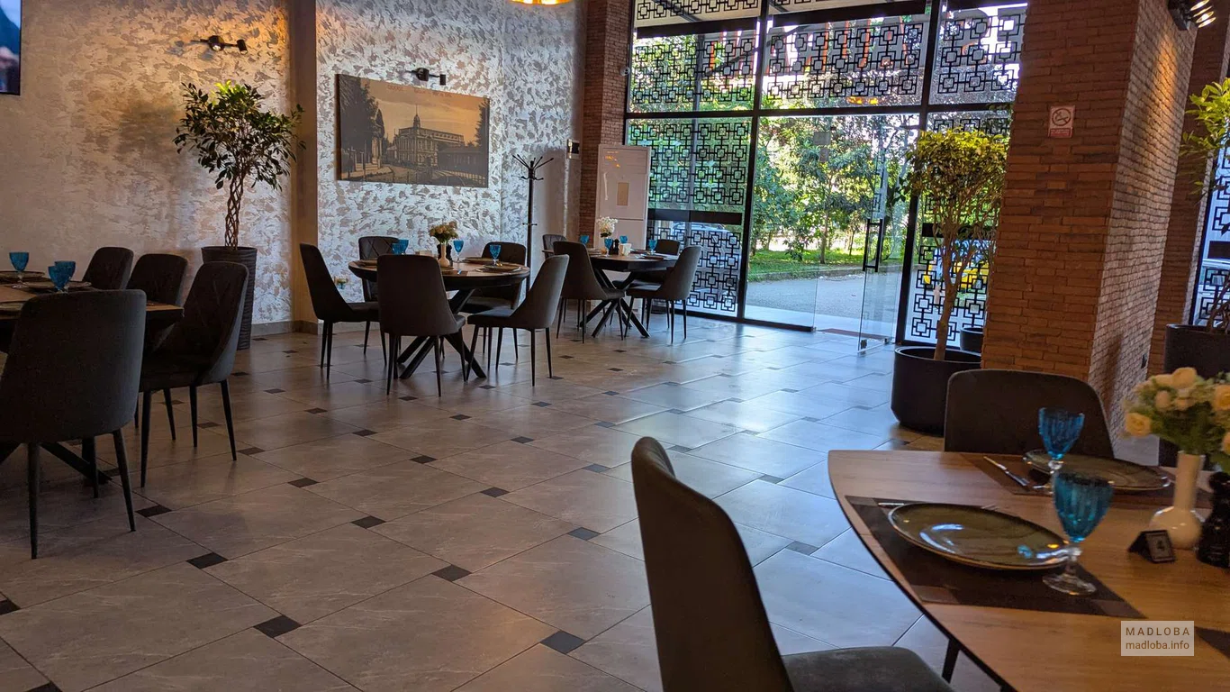 Посадочные места в ресторане Lima Restaurant