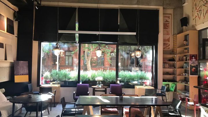Cafe Lit