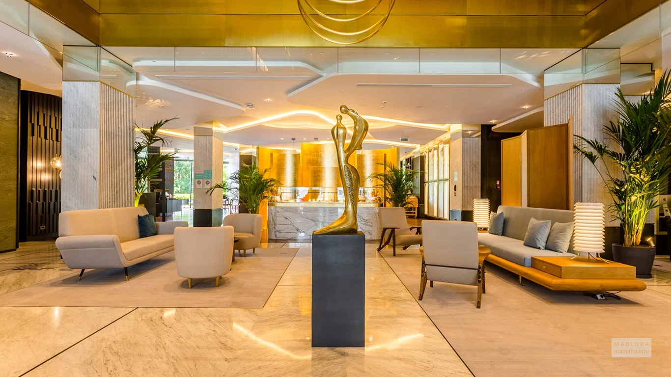 Фойе в отеле Le Meridien Batumi