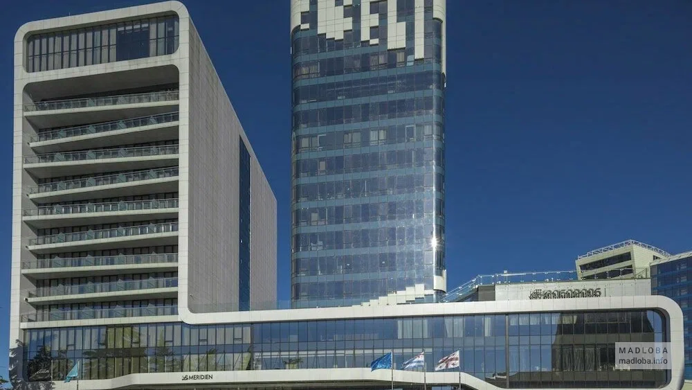 здание отеля Le Meridien Batumi