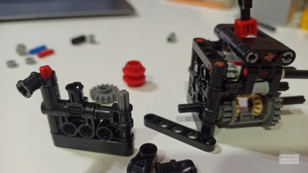 Lego Enginering
