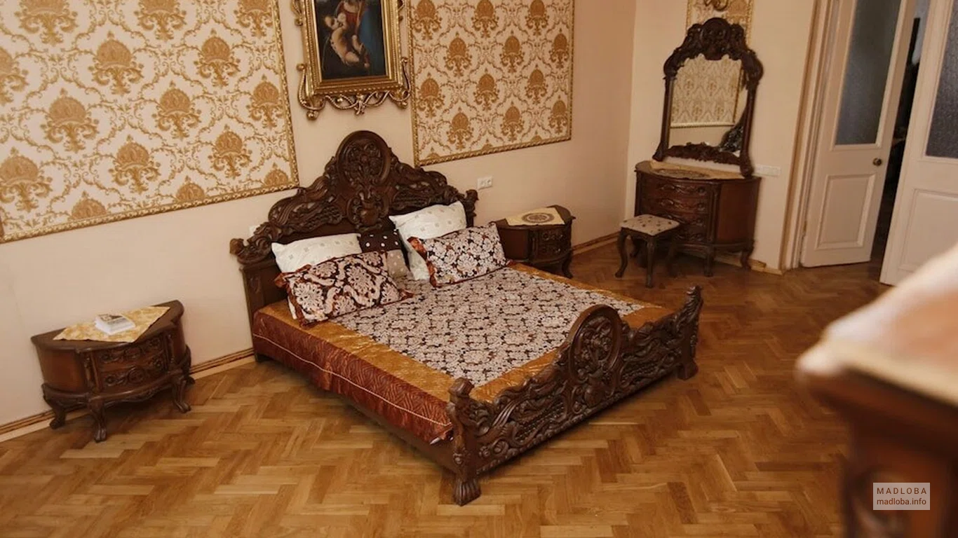 Leon Rooms